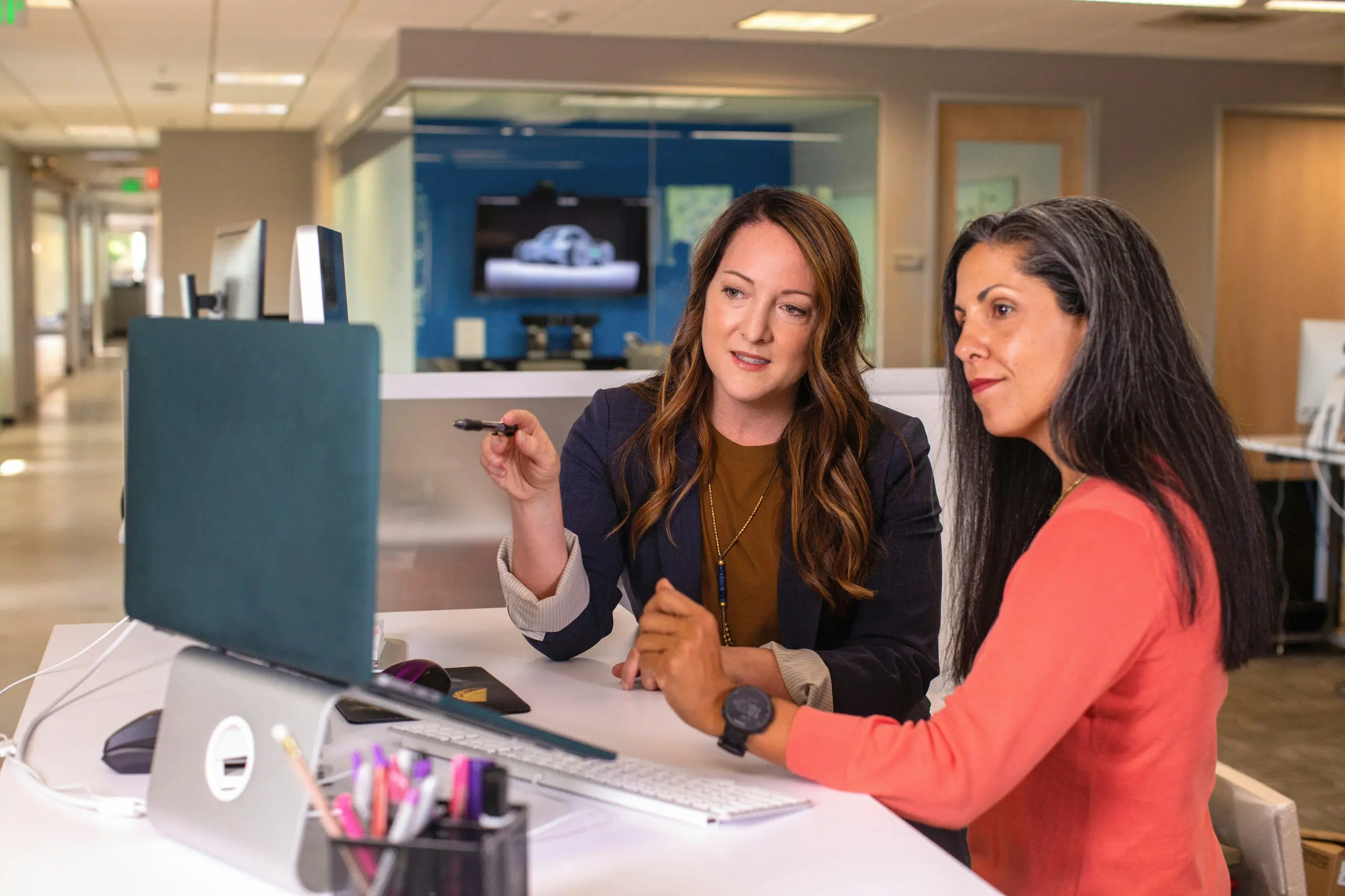 Consultant working through AI use cases with a client